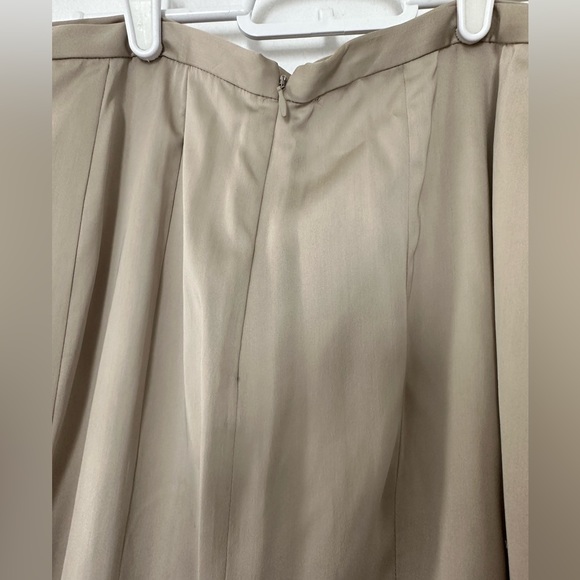 Calvin Klein silk skirt with godet ruffles, size 6, champagne - Picture 3 of 10